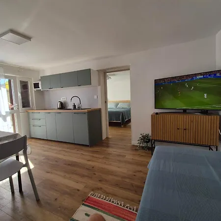 Marzic Apartment Pag Town
